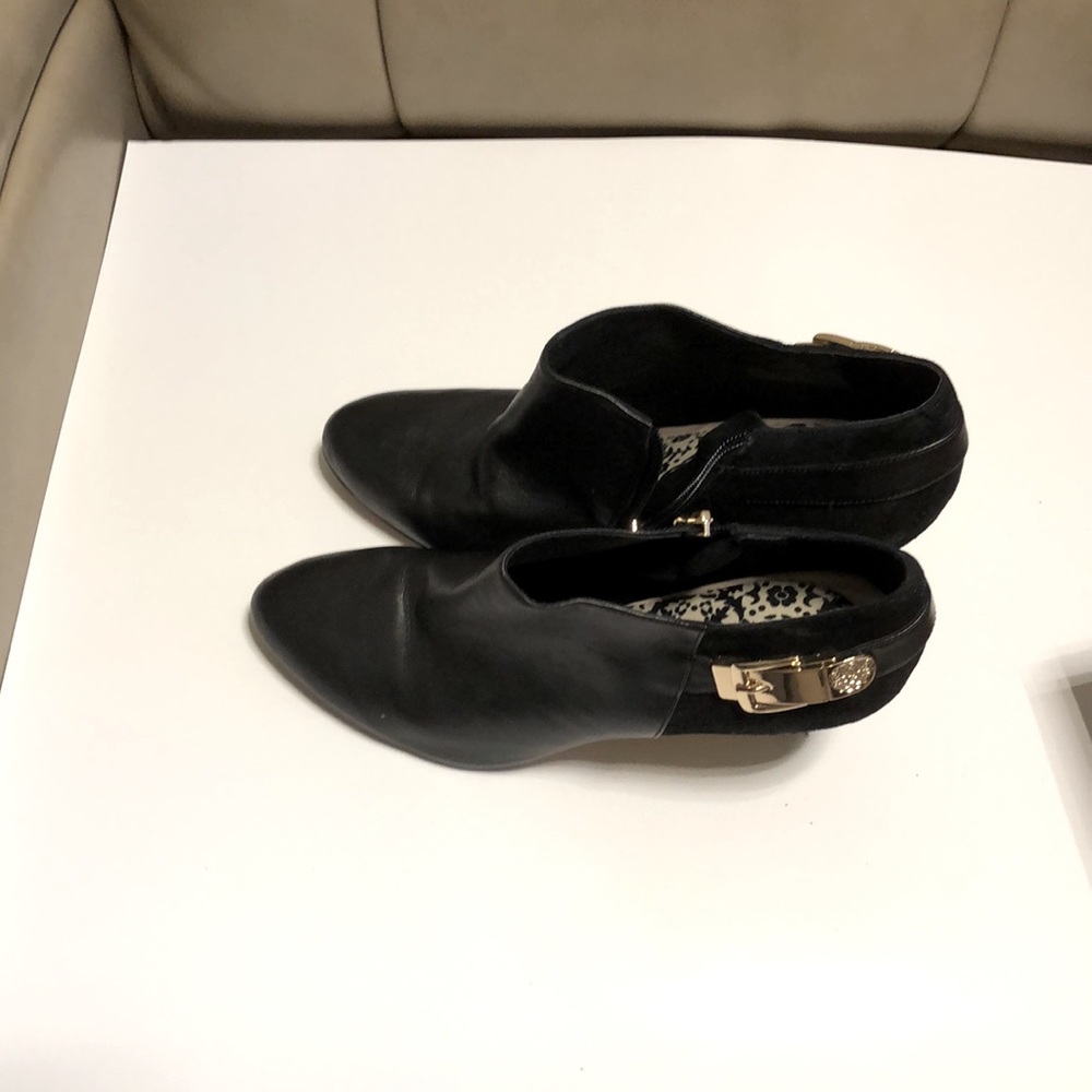 Vince Camuto Black Leather partial suede Shoe Boots Preloved US 9.5 women's. - Picture 2 of 7